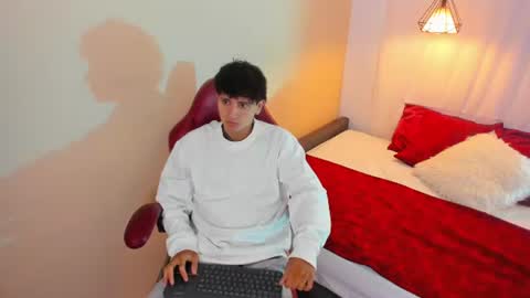 Ari and Aiden online show from 11, 6, 2026