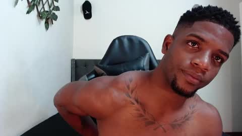 Snapshot of arielbronwxxx chatting on 16, 2, 2025 chris online show from 16, 2, 2025