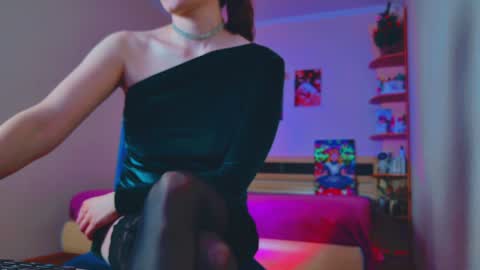 arielstonks_lovee online show from 7, 1, 2025
