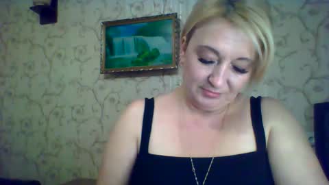 Snapshot of arielxloveresss chatting on 12, 9, 2025 ArielXLoveresss online show from 12, 9, 2025