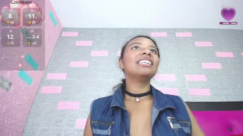 Snapshot of arietta_ chatting on 8, 1, 2025 ARIETTA online show from 8, 1, 2025