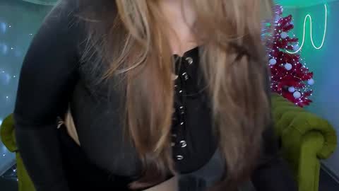 Ari online show from 8, 12, 2024