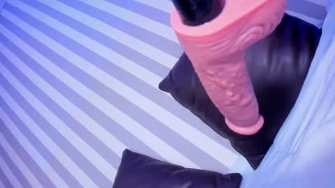  Arianna  online show from 1, 2, 2025