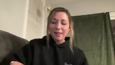 Snapshot of ariicutekitty chatting on 14, 1, 2025 airskiii online show from 14, 1, 2025