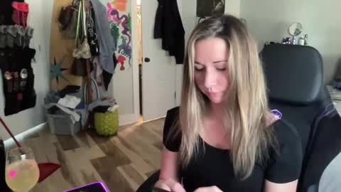 Snapshot of ariicutekitty chatting on 29, 1, 2025 airskiii online show from 29, 1, 2025