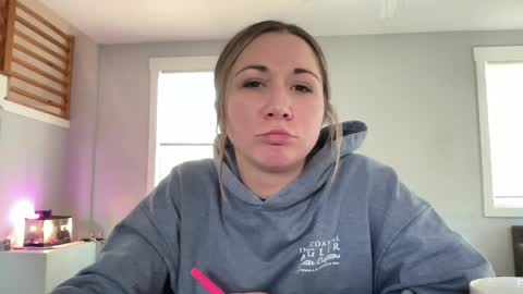 Snapshot of ariicutekitty chatting on 6, 2, 2025 airskiii online show from 6, 2, 2025