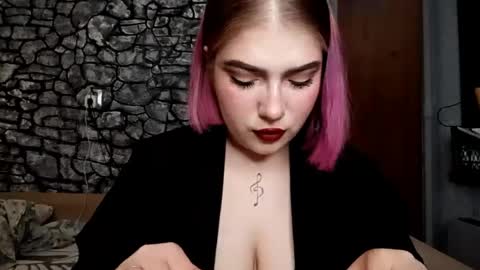 Snapshot of arlynebeenel chatting on 20, 4, 2026 Ka Ka Katerina online show from 20, 4, 2026