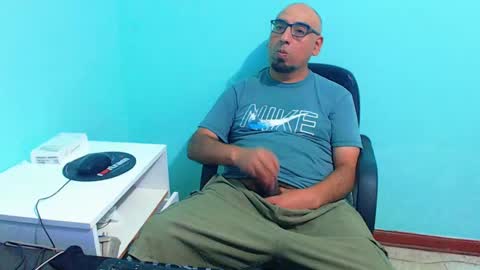 arnelux72 online show from 10, 3, 2025