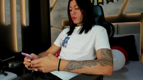 Arohom Lester online show from 12, 2, 2026