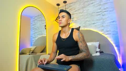 ARON BOLT online show from 23, 12, 2025