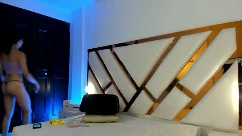 Aron cruz  online show from 11, 4, 2026