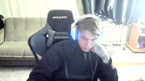 biggest penis  online show from 17, 11, 2025