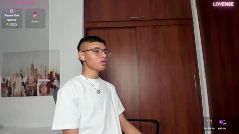 aron_pipeer online show from 15, 9, 2025