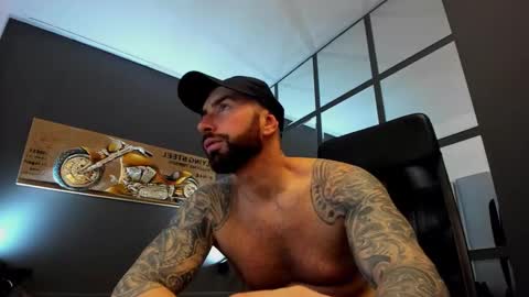 Snapshot of arongrant chatting on 2, 12, 2024 AronGrant online show from 2, 12, 2024