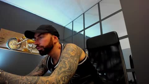 Snapshot of arongrant chatting on 3, 12, 2024 AronGrant online show from 3, 12, 2024