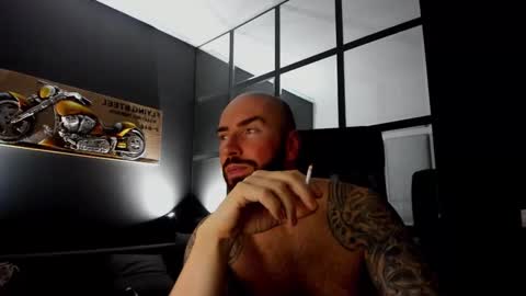 Snapshot of arongrant chatting on 4, 12, 2024 AronGrant online show from 4, 12, 2024