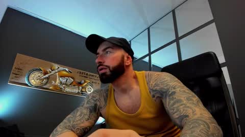 Snapshot of arongrant chatting on 16, 1, 2025 AronGrant online show from 16, 1, 2025