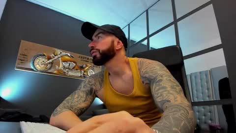 Snapshot of arongrant chatting on 21, 1, 2025 AronGrant online show from 21, 1, 2025