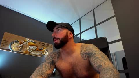 Snapshot of arongrant chatting on 29, 1, 2025 AronGrant online show from 29, 1, 2025