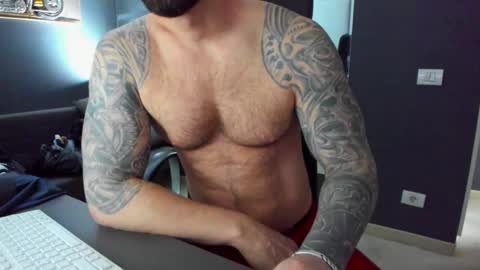 Snapshot of arongrant chatting on 31, 1, 2025 AronGrant online show from 31, 1, 2025