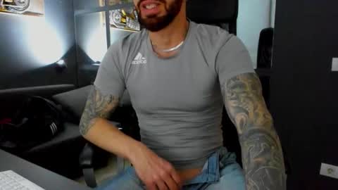 AronGrant online show from 11, 2, 2026