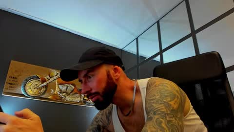 Snapshot of arongrant chatting on 28, 4, 2026 AronGrant online show from 28, 4, 2026