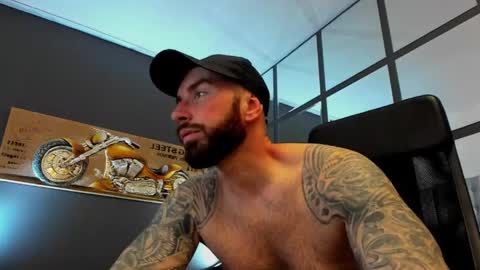 Snapshot of arongrant chatting on 11, 5, 2026 AronGrant online show from 11, 5, 2026