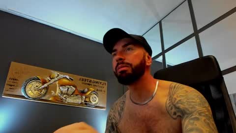 Snapshot of arongrant chatting on 16, 5, 2026 AronGrant online show from 16, 5, 2026