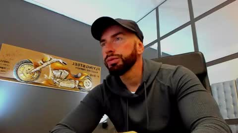 Snapshot of arongrant chatting on 19, 5, 2026 AronGrant online show from 19, 5, 2026
