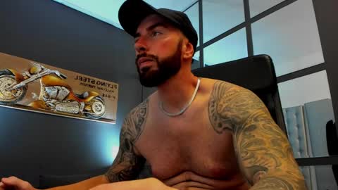 Snapshot of arongrant chatting on 26, 5, 2026 AronGrant online show from 26, 5, 2026