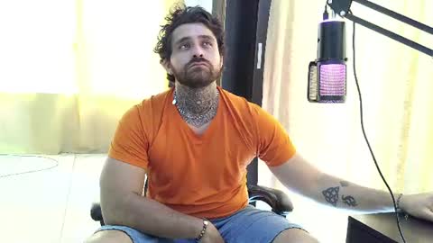 Snapshot of aronmiller404 chatting on 4, 7, 2026 aronmiller online show from 4, 7, 2026