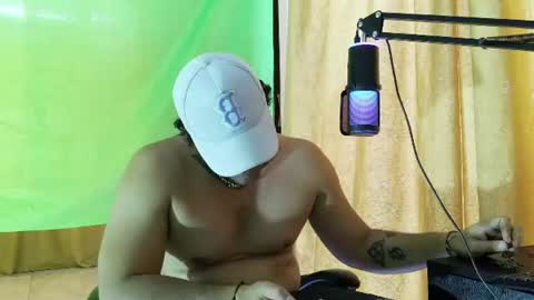 Snapshot of aronmiller404 chatting on 13, 7, 2026 aronmiller online show from 13, 7, 2026