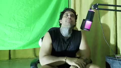 Snapshot of aronmiller404 chatting on 15, 7, 2026 aronmiller online show from 15, 7, 2026