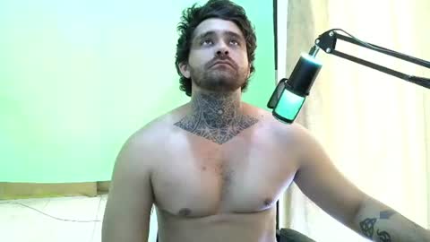 Snapshot of aronmiller404 chatting on 28, 7, 2026 aronmiller online show from 28, 7, 2026