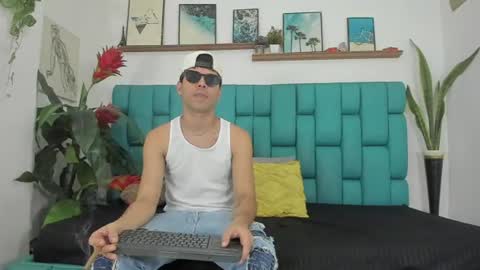 Aroon   online show from 9, 6, 2026