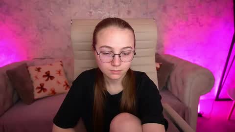 Snapshot of arrinawair chatting on 6, 5, 2026 arrinawair online show from 6, 5, 2026