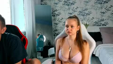 Snapshot of art_cam_ chatting on 4, 6, 2026 art_cam_ online show from 4, 6, 2026