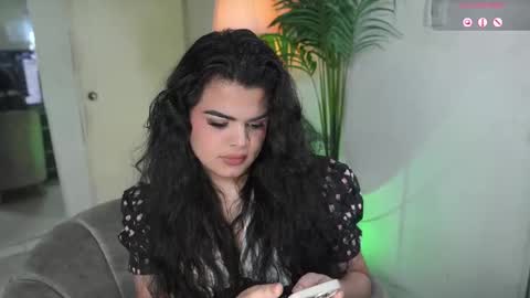 Chloe  online show from 12, 10, 2025