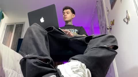   online show from 27, 12, 2024