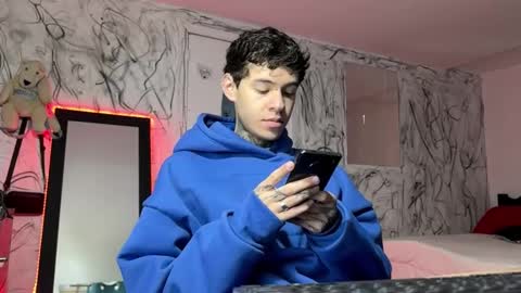   online show from 28, 1, 2025