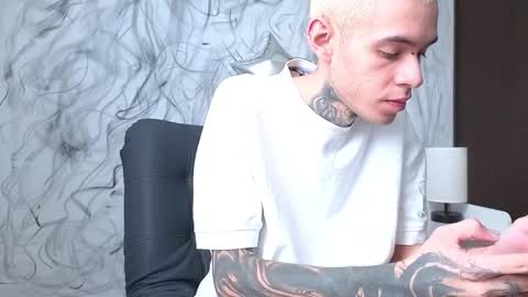   online show from 28, 9, 2025