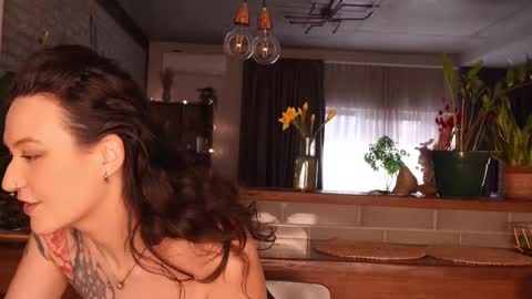 Snapshot of artegirlx chatting on 8, 3, 2025 Maya online show from 8, 3, 2025