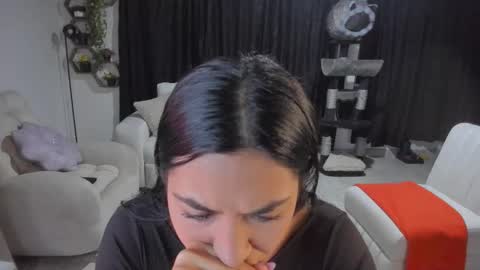 Snapshot of artemis_020 chatting on 18, 10, 2025 FENIX online show from 18, 10, 2025