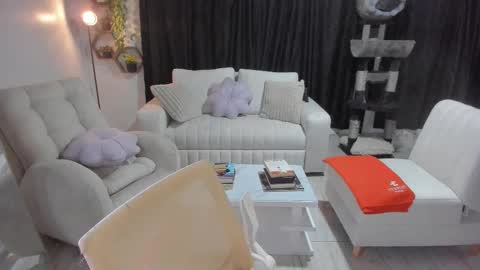 Snapshot of artemis_020 chatting on 30, 10, 2025 FENIX online show from 30, 10, 2025