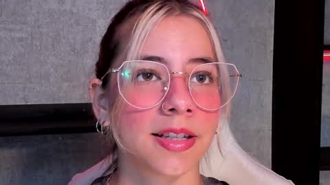 Snapshot of artemisablake chatting on 17, 1, 2025 artemisablake online show from 17, 1, 2025