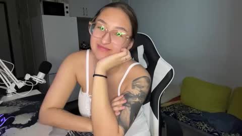 Mia  online show from 20, 2, 2026