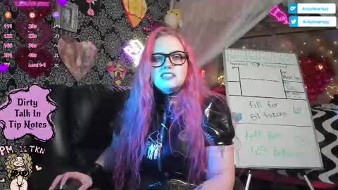 ArtsyHeartsyy online show from 14, 10, 2025