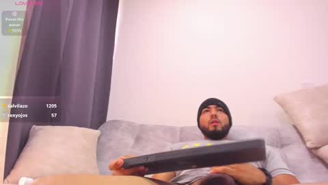 arturguy01 online show from 5, 1, 2025