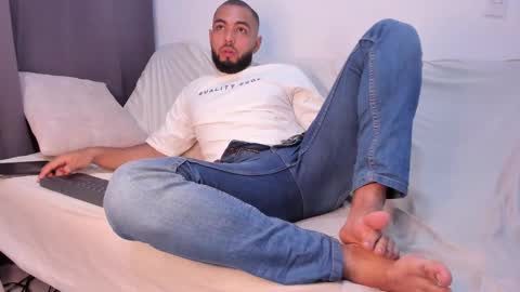 arturguy01 online show from 1, 3, 2025