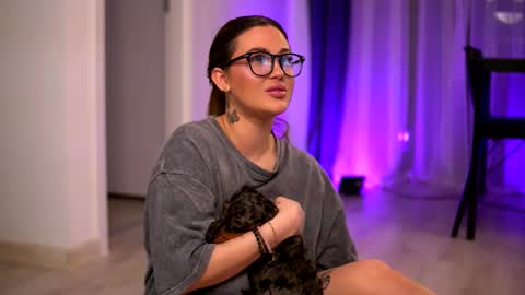 Lunaa  online show from 27, 11, 2025